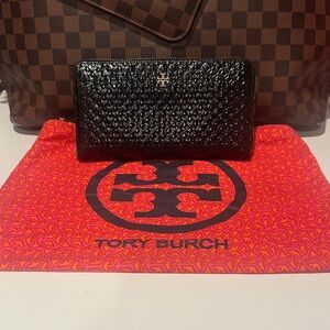 Tory Burch Black Textured Wallet